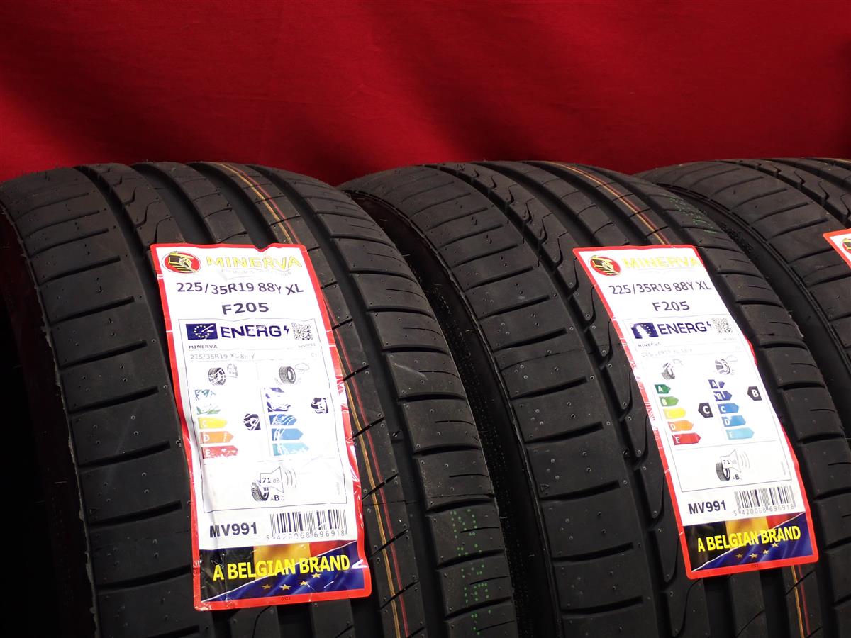 2023年 ミネルバ RADIAL F205 215/55ZR17 バリ溝 4本 タイヤ
